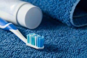 Low fluoride toothpaste