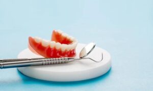 How to Repair Broken Dentures